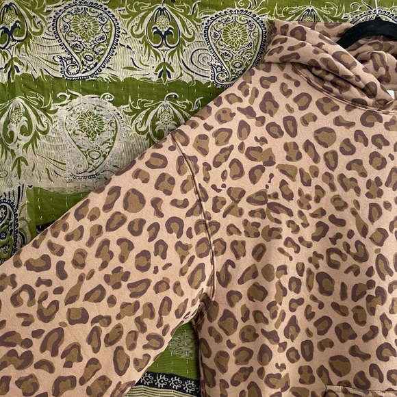 NWOT Comfrt Limited Edition Brown Leopard Minimalist Hoodie Size Large - Picture 8 of 14